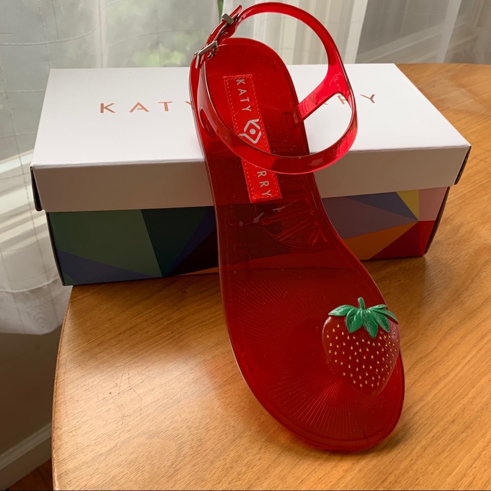 Katy Perry Geli Sandal Strawberry sz 10/40.5
